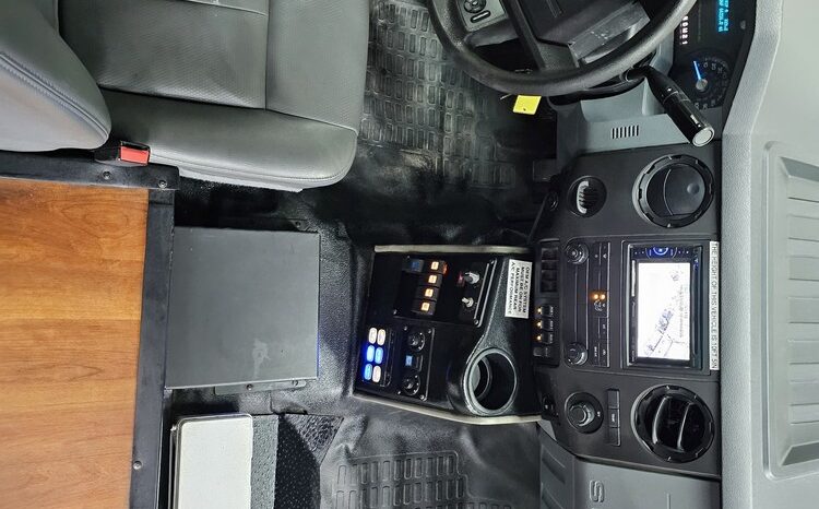 2013 White Ford F550 LGE Limo Bus – 28 Passenger full